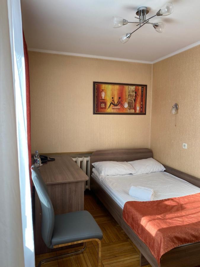 Hotel Tourist Riwne Exterior foto